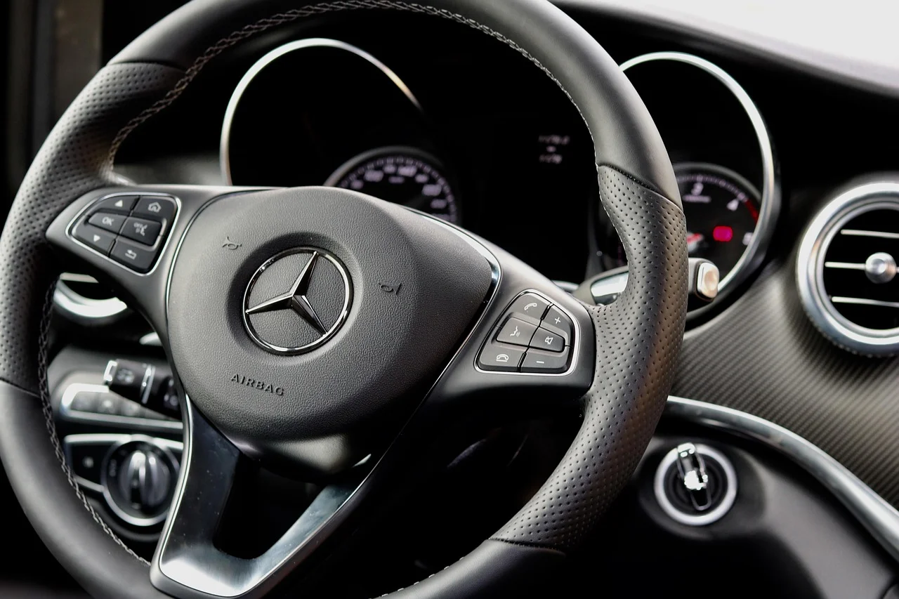 Mercedes-Benz: Lüks Segmentte Değerini Koruyan Marka