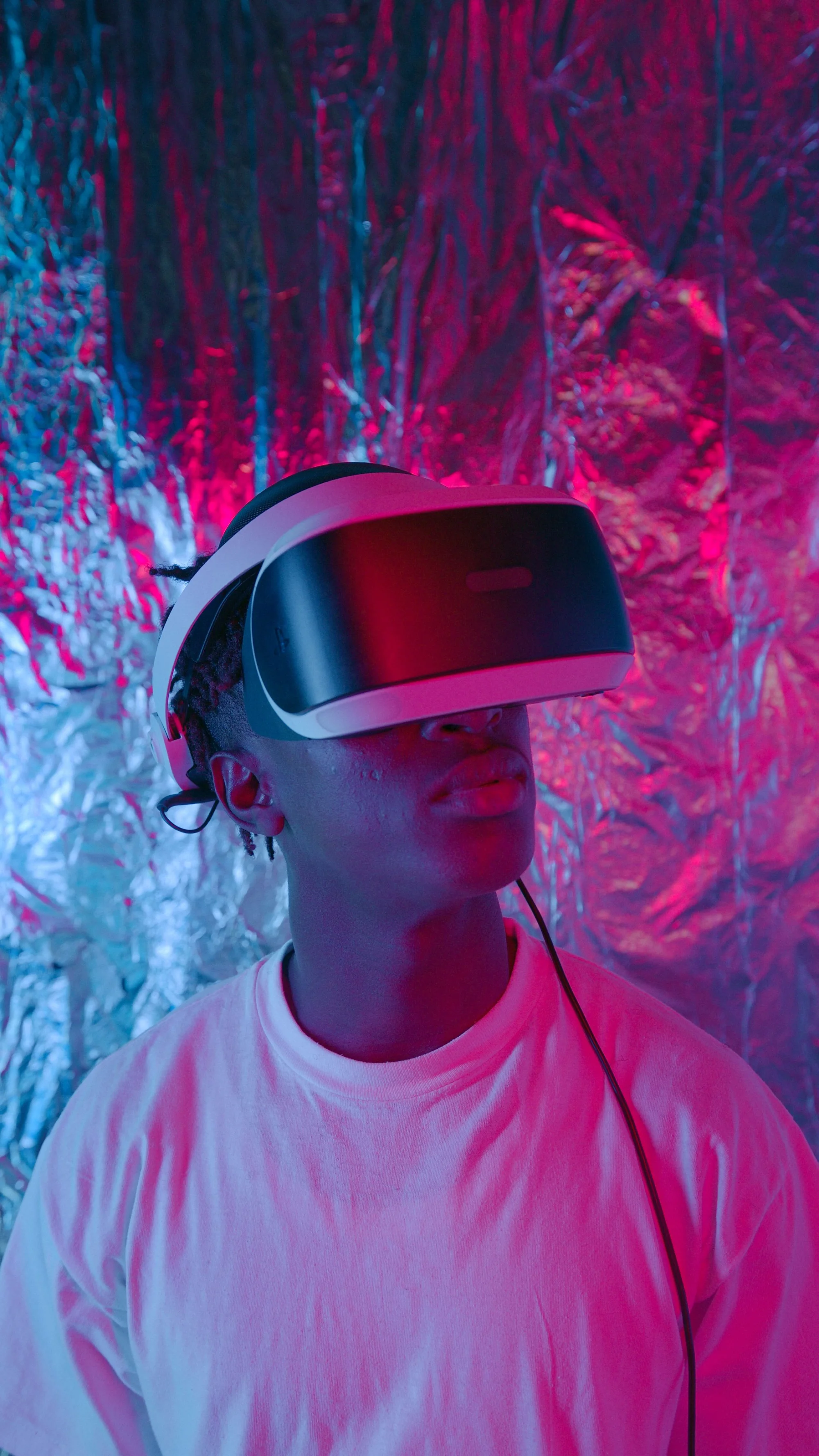 Sanal Gerçeklik (VR) ve Artırılmış Gerçeklik (AR): Yeni Deneyimler